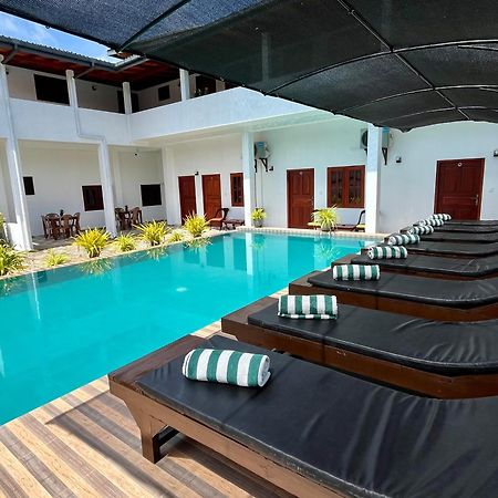 Sundowners Guesthouse Hikkaduwa Zewnętrze zdjęcie