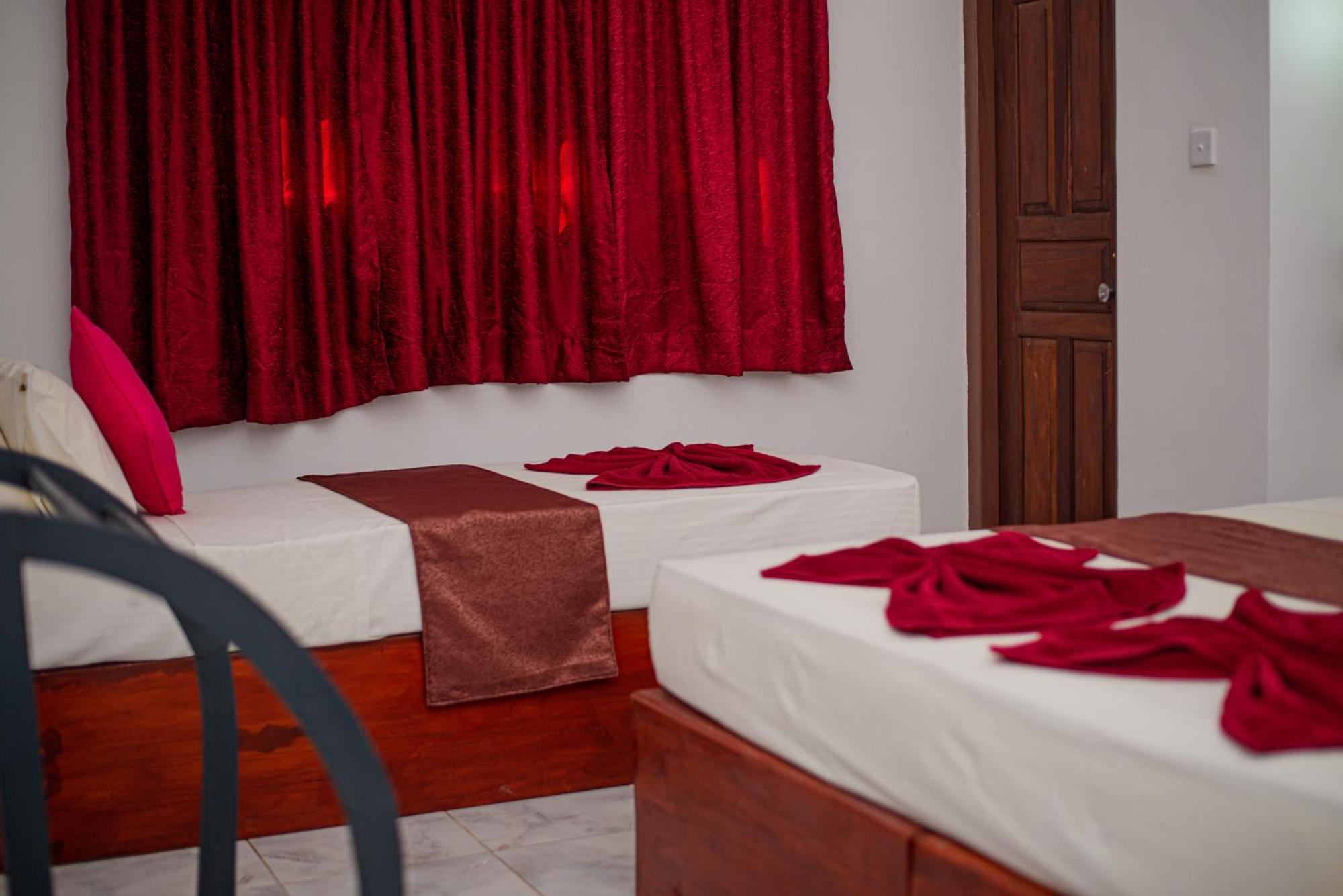 Sundowners Guesthouse Hikkaduwa Pokój zdjęcie